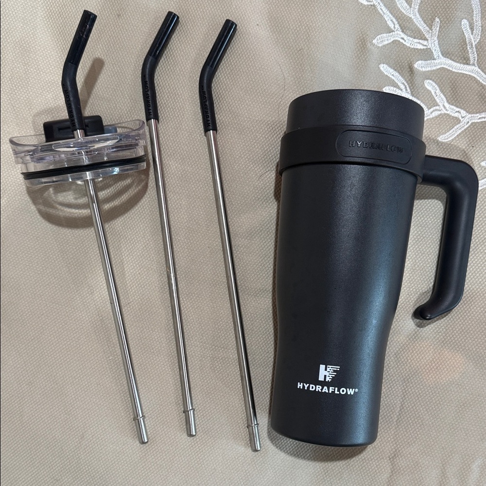 HydraFlow Black Insulated Travel Mug with Straw Lid and Metal Straws